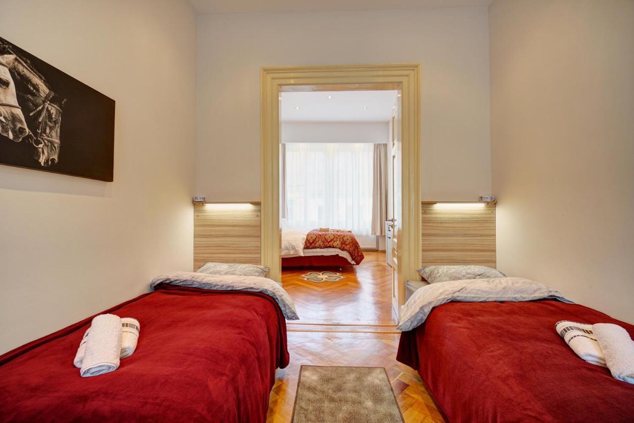 Appartement Casa De Vis, Brasov Old City Centre Extérieur photo