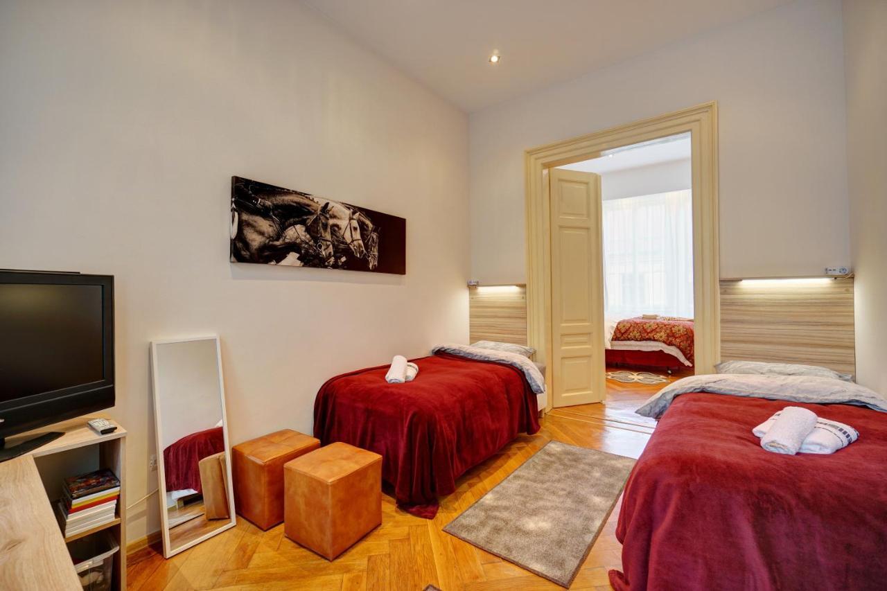 Appartement Casa De Vis, Brasov Old City Centre Extérieur photo