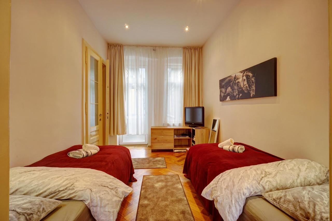 Appartement Casa De Vis, Brasov Old City Centre Extérieur photo